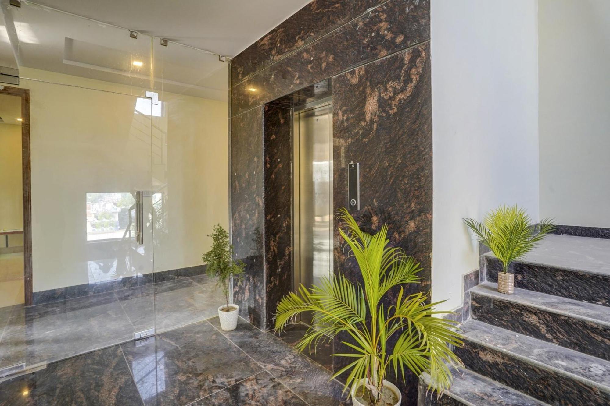 Townhouse Jagatpura & Pratapnagar Hotel Siroli Ngoại thất bức ảnh